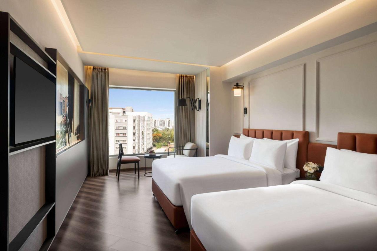 Ramada Encore By Wyndham Indore Nipania エクステリア 写真